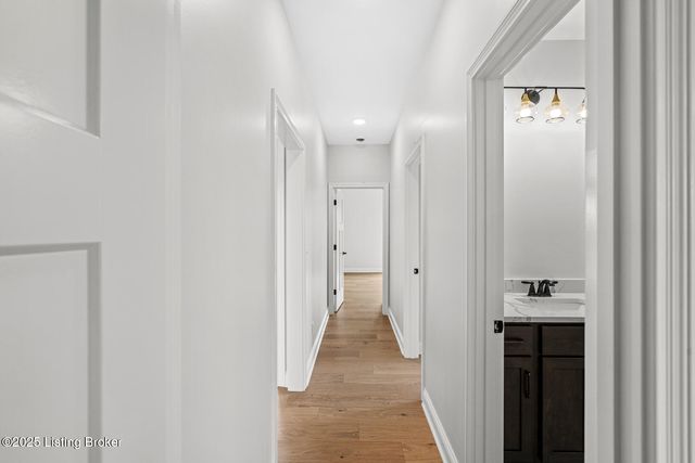 32 Dalton Dr, Fisherville, KY 40023