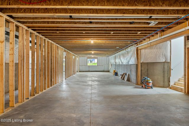 32 Dalton Dr, Fisherville, KY 40023