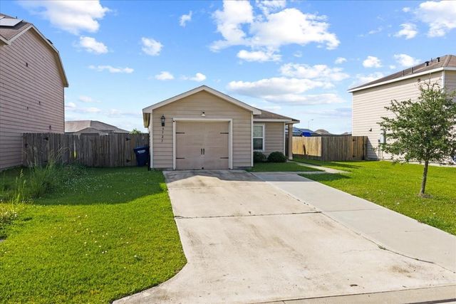 5727 Treasure Cove Road, Cove, TX 77523