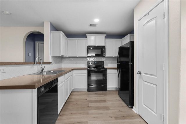 5727 Treasure Cove Road, Cove, TX 77523