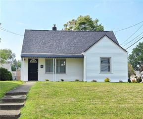 98 N Navarre Avenue, Youngstown, OH 44515