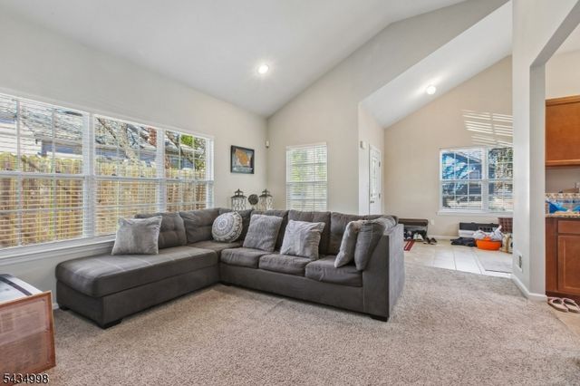 3 Newark Ave, Spotswood Boro, NJ 08884