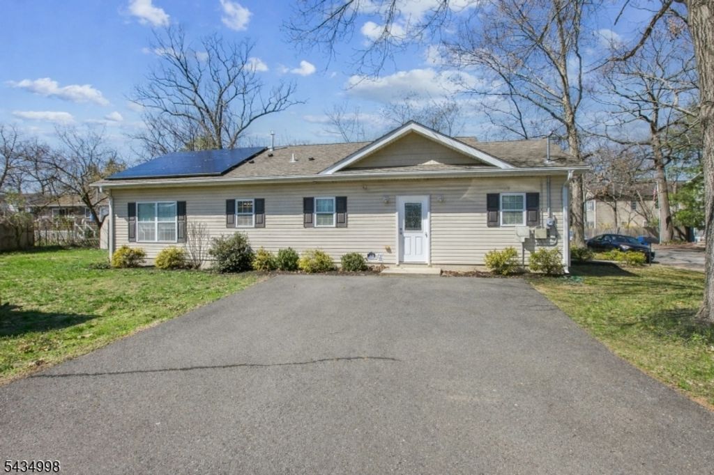 3 Newark Ave, Spotswood Boro, NJ 08884