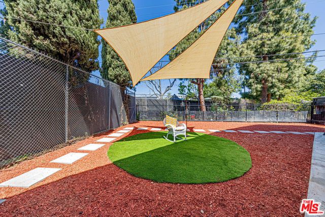 5633 La Mirada Avenue, Los Angeles, CA 90038