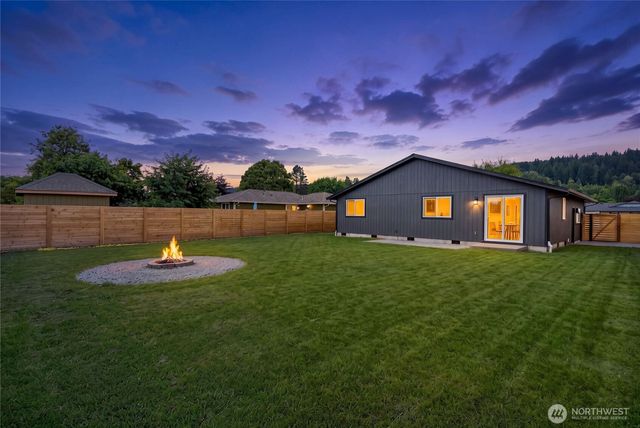 603 Washington Avenue SE, Orting, WA 98360
