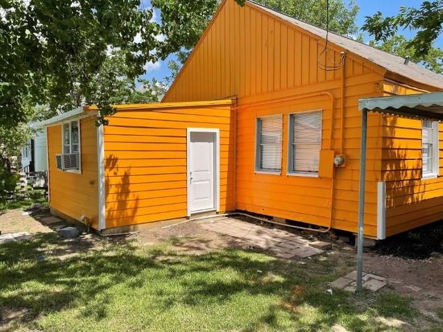 727 W 5th Street, Freeport, TX 77541