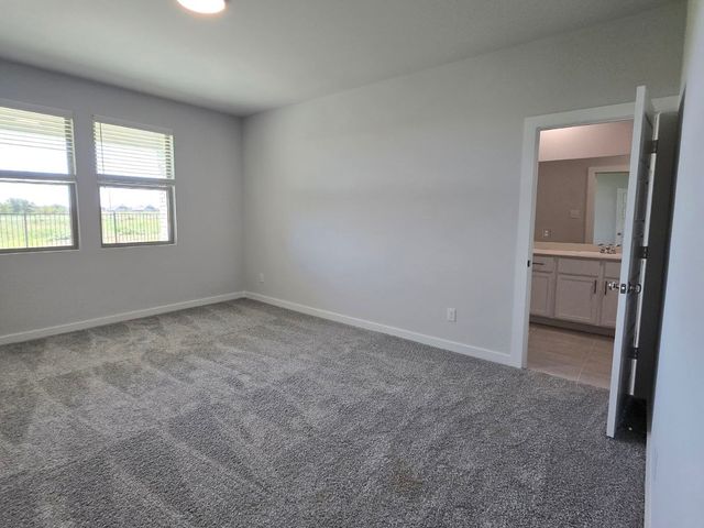 841 Rockcloud Drive, Fort Worth, TX 76052