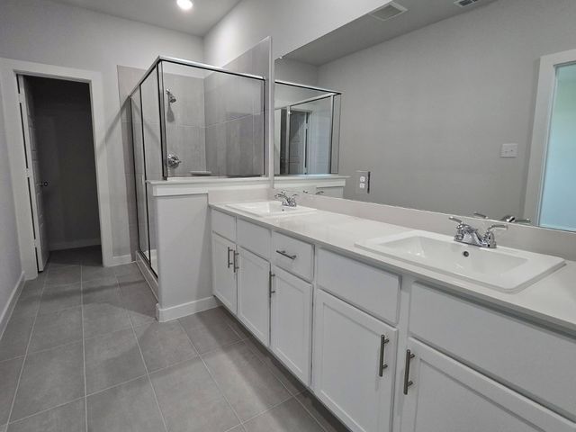 841 Rockcloud Drive, Fort Worth, TX 76052