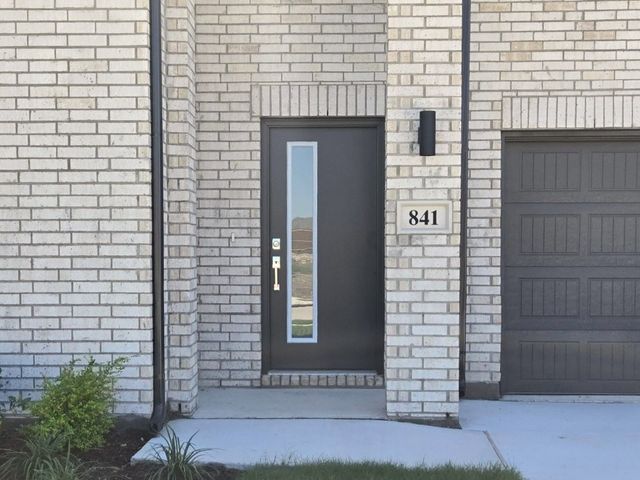 841 Rockcloud Drive, Fort Worth, TX 76052