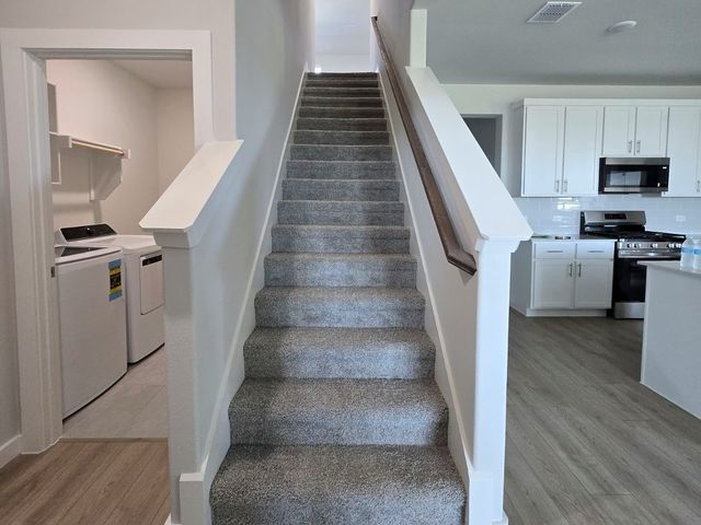 841 Rockcloud Drive, Fort Worth, TX 76052