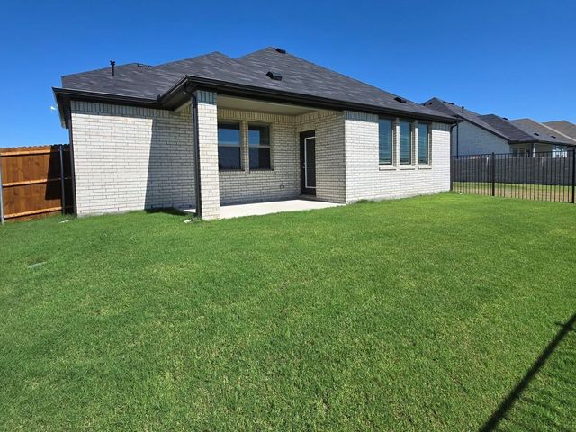 841 Rockcloud Drive, Fort Worth, TX 76052