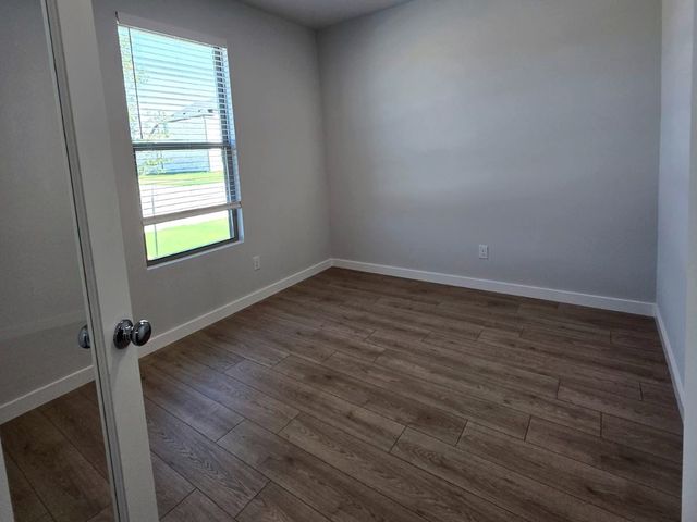841 Rockcloud Drive, Fort Worth, TX 76052