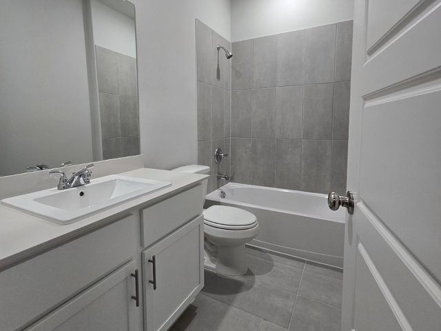 841 Rockcloud Drive, Fort Worth, TX 76052