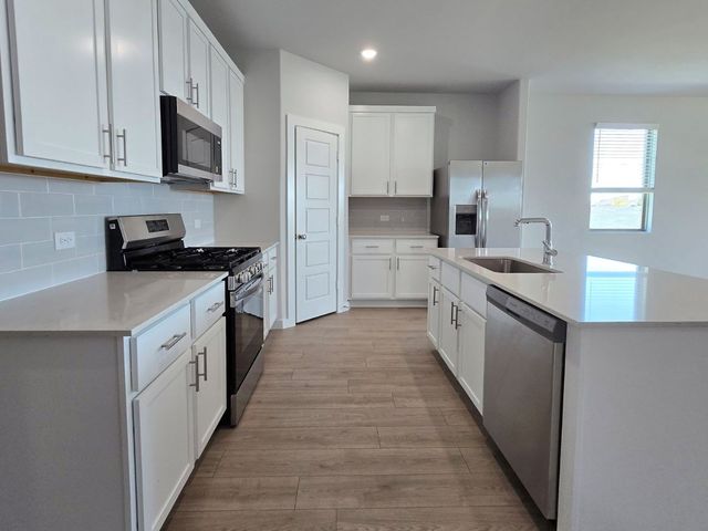 841 Rockcloud Drive, Fort Worth, TX 76052