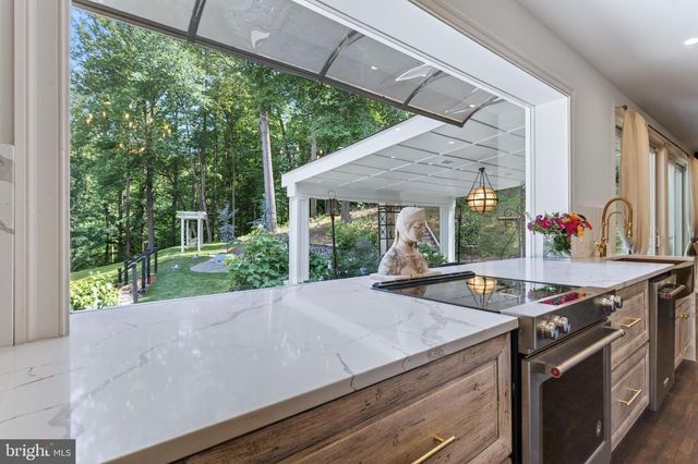 12213 CHAPEL RD, Clifton, VA 20124