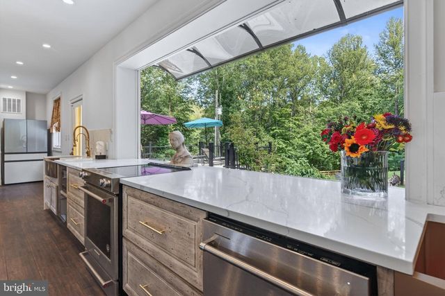 12213 CHAPEL RD, Clifton, VA 20124