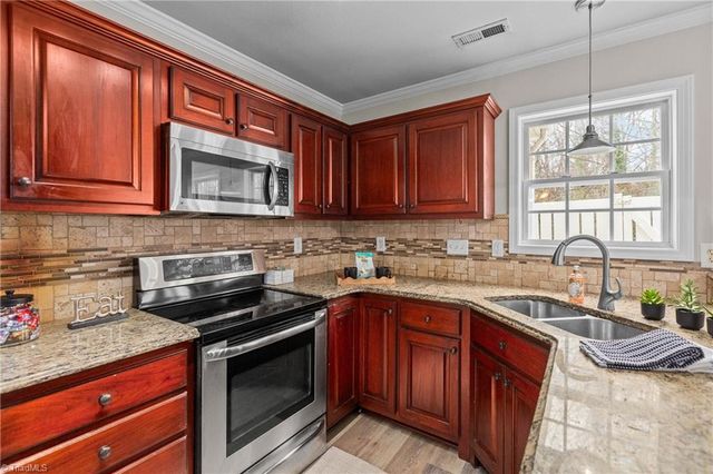 208 Richmond Terrace, Kernersville, NC 27284