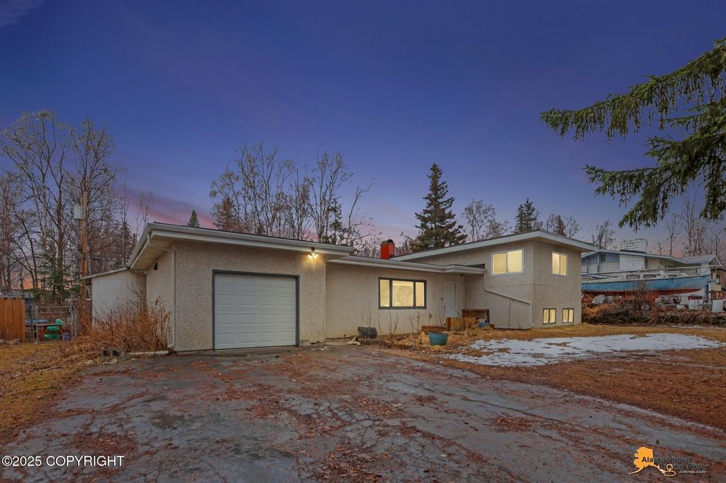 537 W 74th Avenue, Anchorage, AK 99518