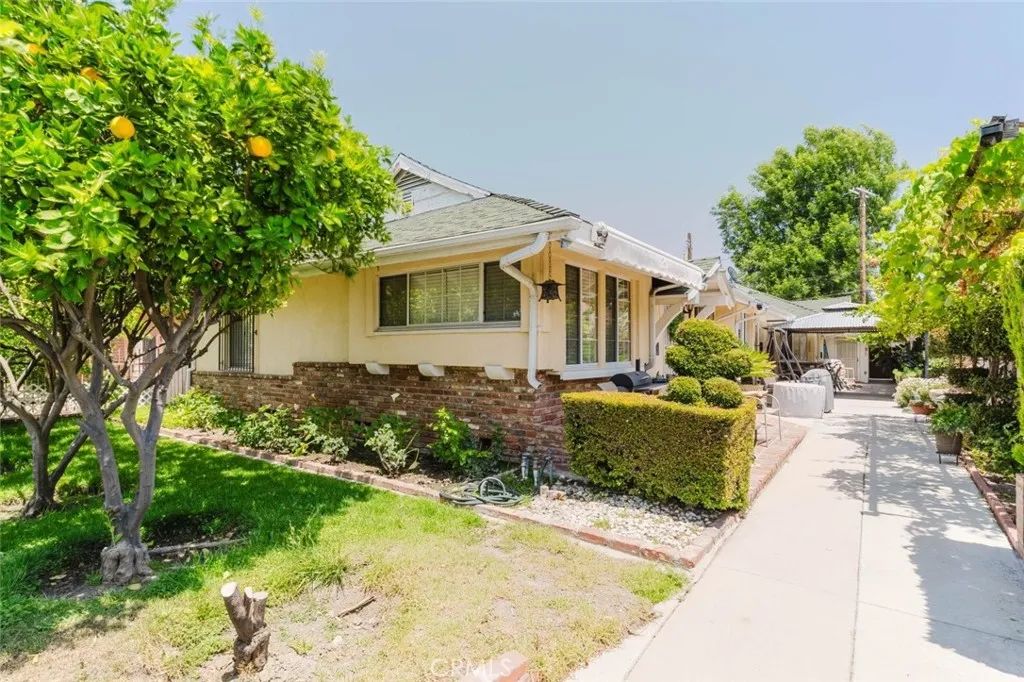 6024 Coldwater Canyon Avenue, North Hollywood, CA 91606