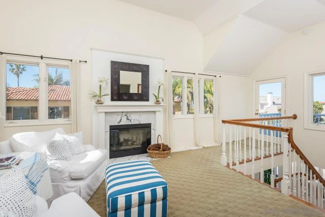 7337 Olivetas Ave, La Jolla, CA 92037