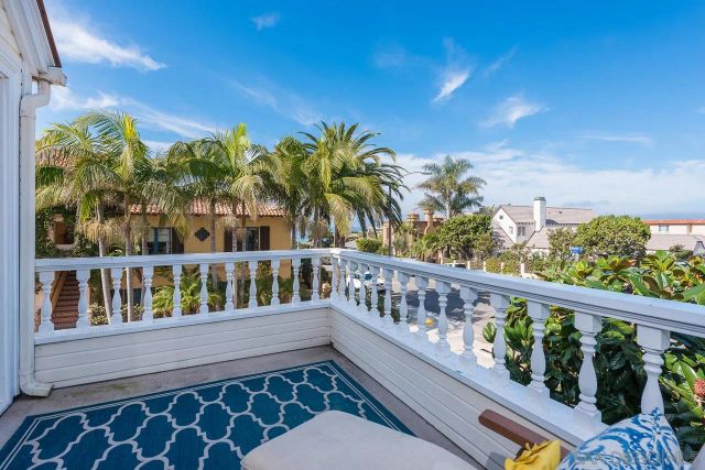 7337 Olivetas Ave, La Jolla, CA 92037