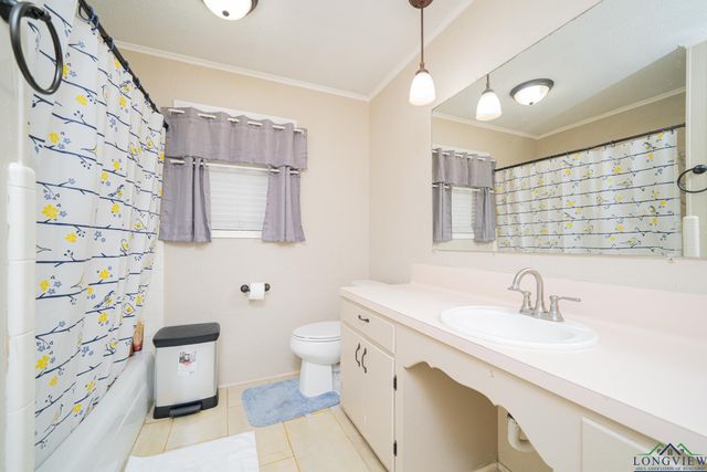 105 Sherwood Dr, Longview, TX 75605