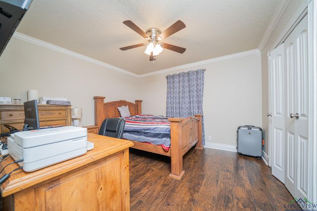 105 Sherwood Dr, Longview, TX 75605