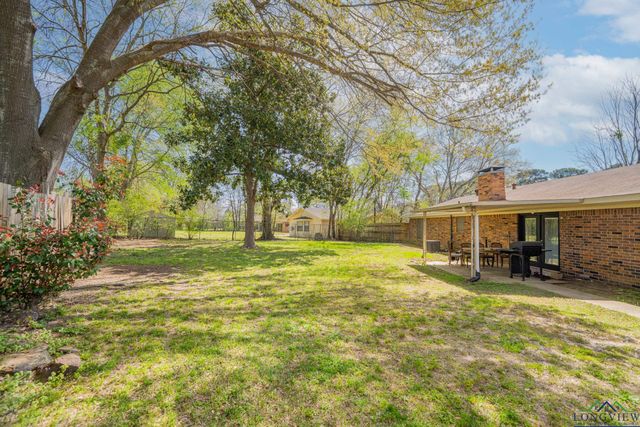 105 Sherwood Dr, Longview, TX 75605