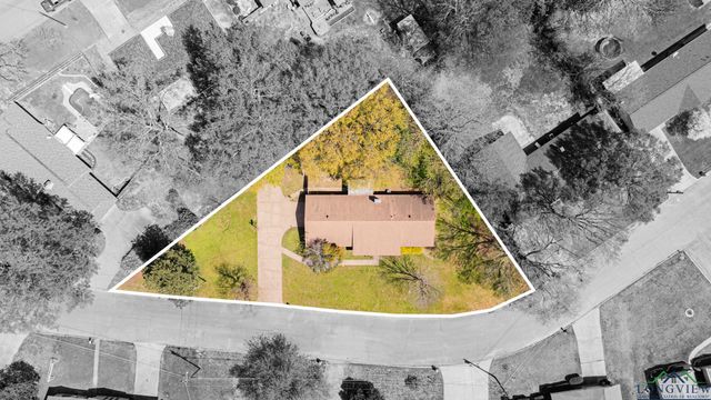 105 Sherwood Dr, Longview, TX 75605