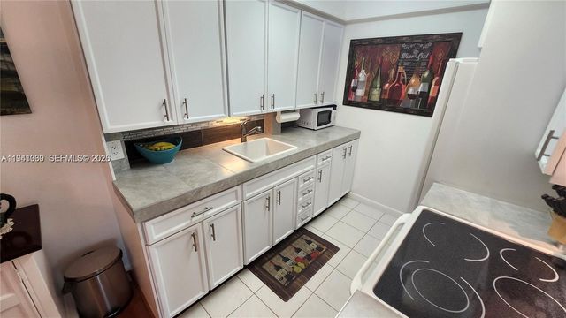2112 Newport U 2112 2112, Deerfield Beach, FL 33442