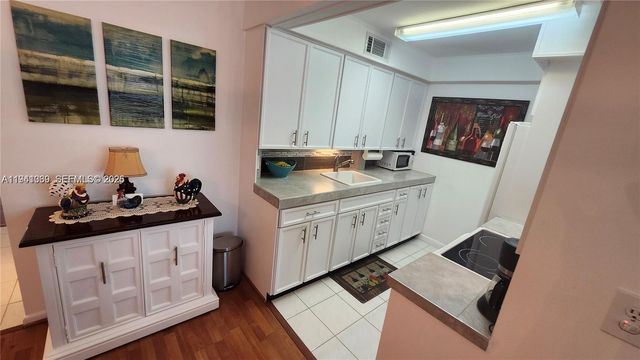 2112 Newport U 2112 2112, Deerfield Beach, FL 33442
