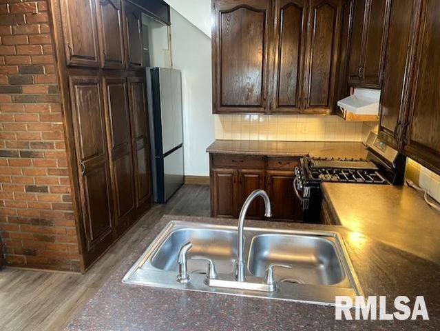 1176 25TH Street, Moline, IL 61265