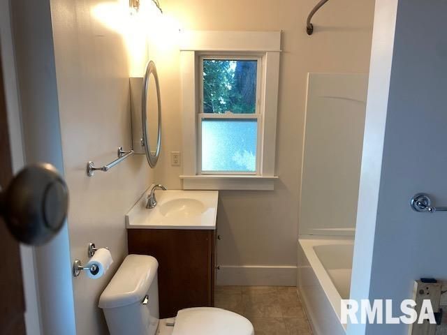 1176 25TH Street, Moline, IL 61265