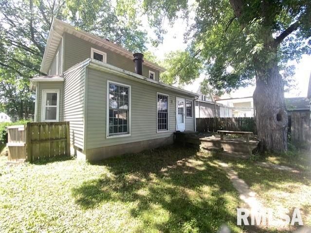 1176 25TH Street, Moline, IL 61265