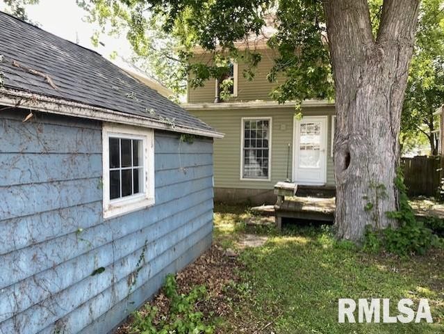 1176 25TH Street, Moline, IL 61265