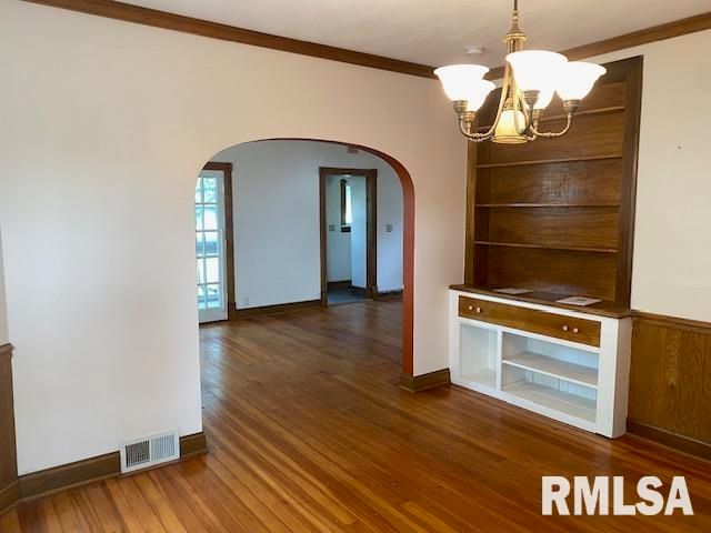 1176 25TH Street, Moline, IL 61265