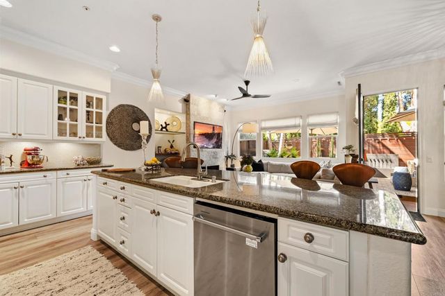 2704 Mackinnon Ranch Road, Cardiff By The Sea, CA 92007