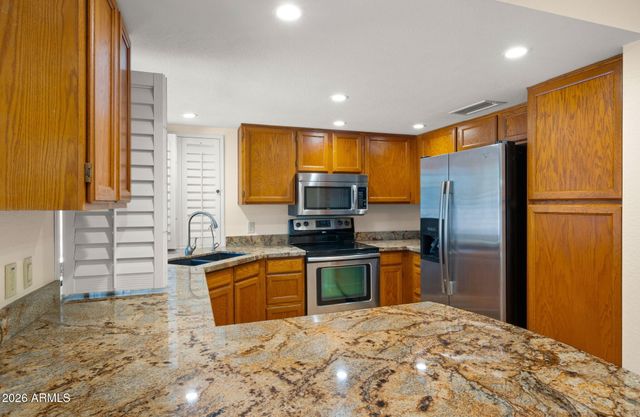 19033 N 92ND Avenue, Peoria, AZ 85382