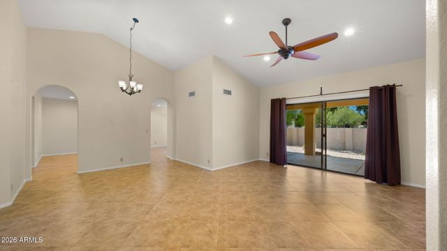 19033 N 92ND Avenue, Peoria, AZ 85382