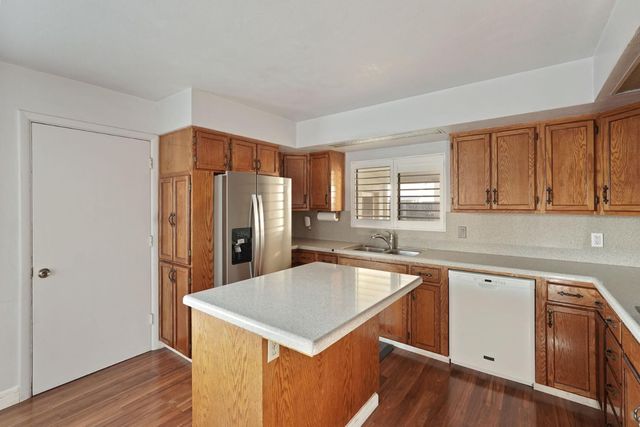 1618 W Locust St, Lodi, CA 95242