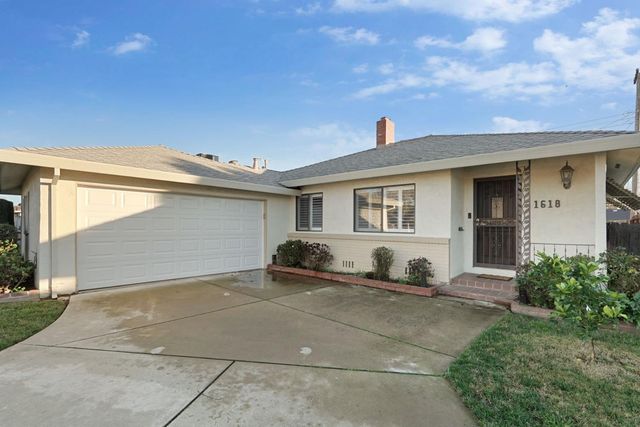 1618 W Locust St, Lodi, CA 95242