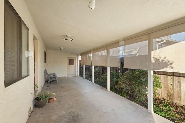 1618 W Locust St, Lodi, CA 95242