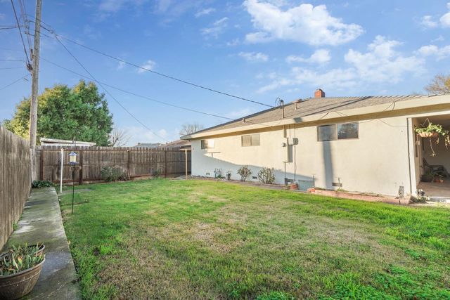 1618 W Locust St, Lodi, CA 95242