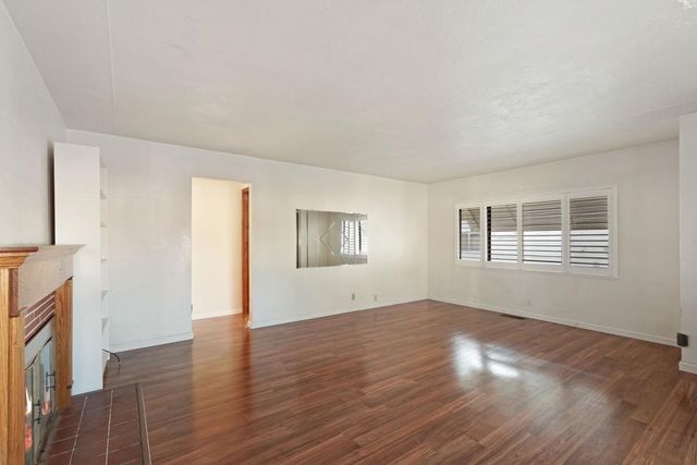 1618 W Locust St, Lodi, CA 95242