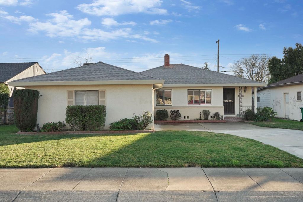 1618 W Locust St, Lodi, CA 95242
