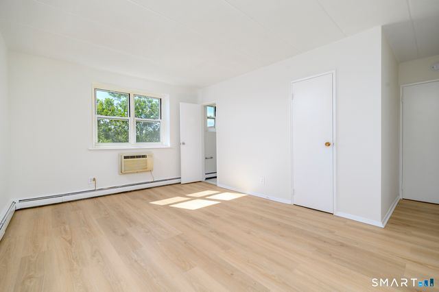 27 Northill Street 6R, Stamford, CT 06907