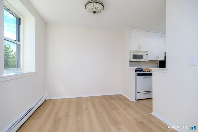 27 Northill Street 6R, Stamford, CT 06907