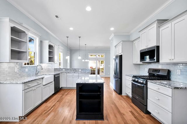 4095 Country Garden Lane, Southport, NC 28461