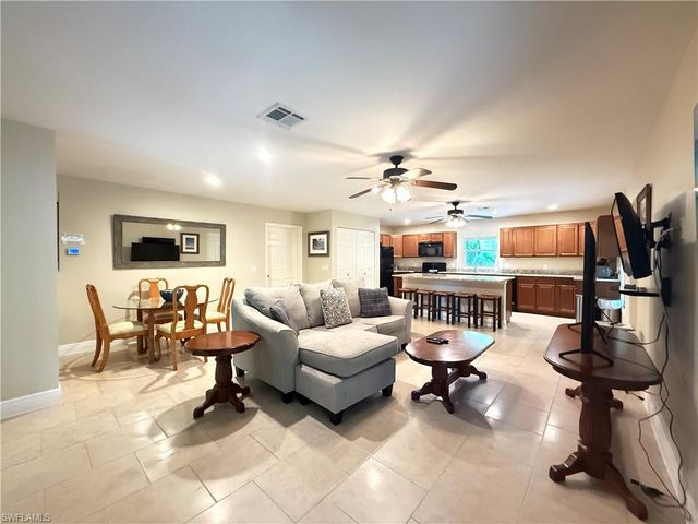 6140 Standing Oaks, Naples, FL 34119