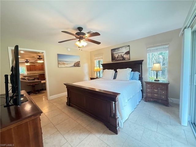 6140 Standing Oaks, Naples, FL 34119